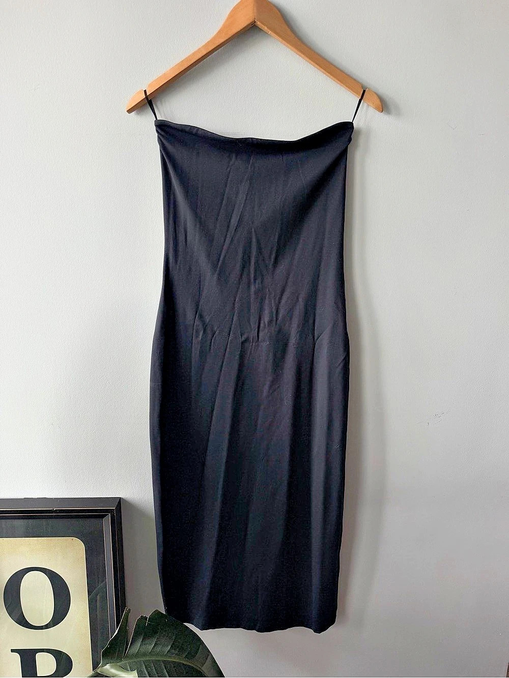 Aritzia Contour Midi Tube Dress in Black Size Medium
